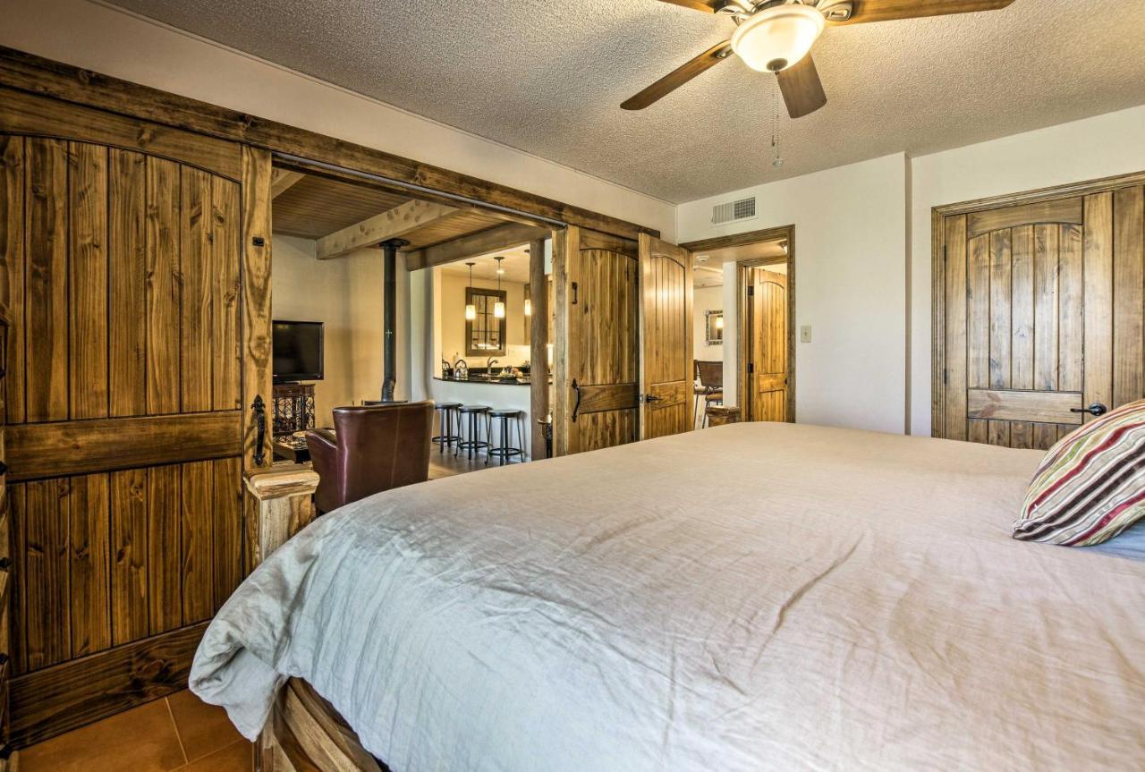 Adobe-Style Abode With Amenities - Walk To Plaza! Διαμέρισμα Σάντα Φε Εξωτερικό φωτογραφία