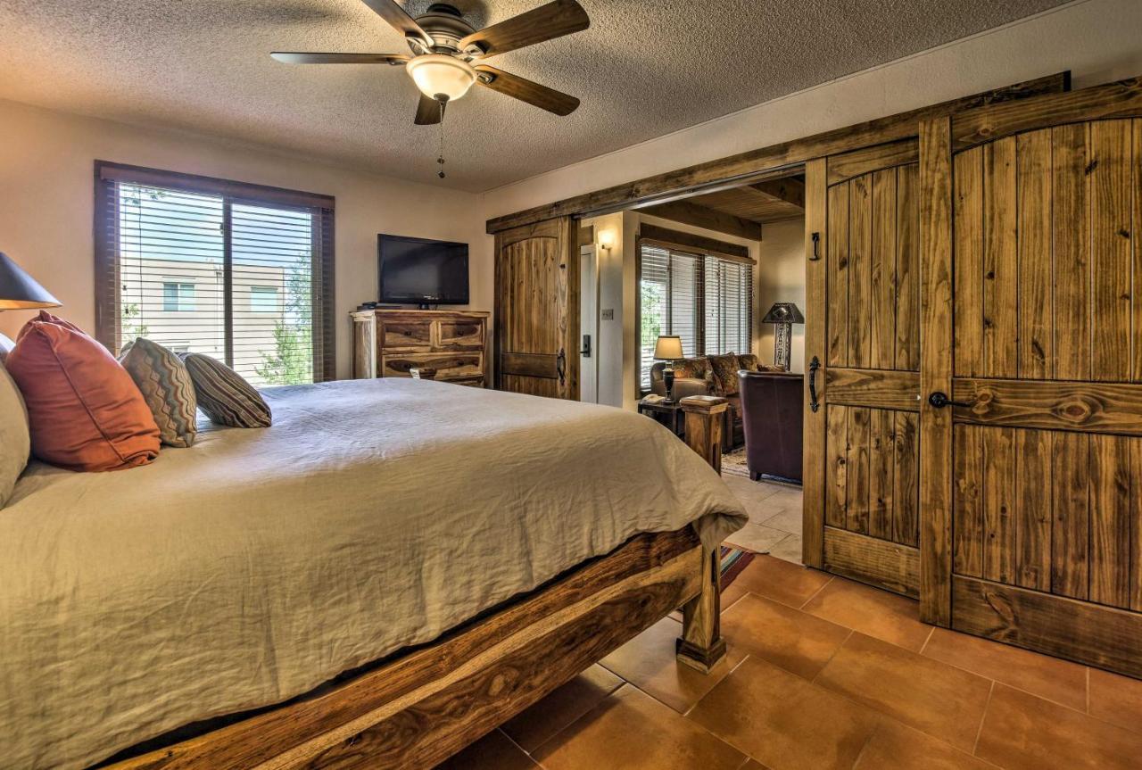 Adobe-Style Abode With Amenities - Walk To Plaza! Διαμέρισμα Σάντα Φε Εξωτερικό φωτογραφία