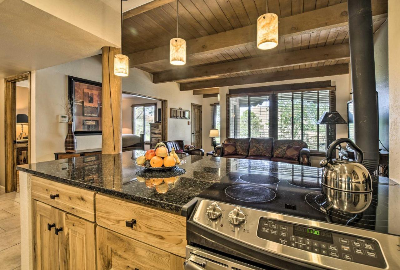 Adobe-Style Abode With Amenities - Walk To Plaza! Διαμέρισμα Σάντα Φε Εξωτερικό φωτογραφία